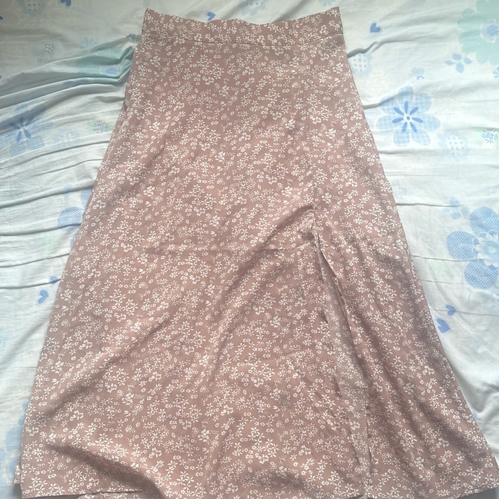 SHEIN Pink Ditsy Floral Split Thigh Skirt